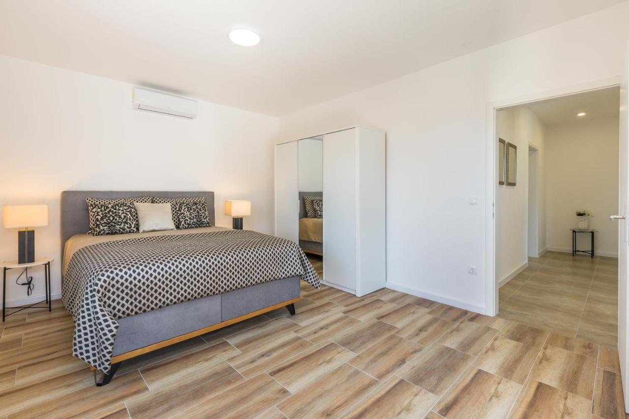 Luxury 2 Bedroom Apartment With Sea View Baška Voda エクステリア 写真